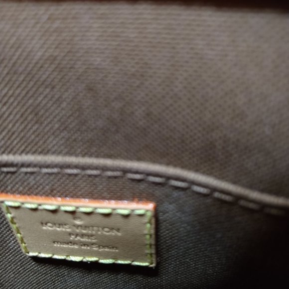 LOUIS VUITTON M69442 PETIT SAC PLAT in monogram -- BRAND NEW - Picture 10 of 10
